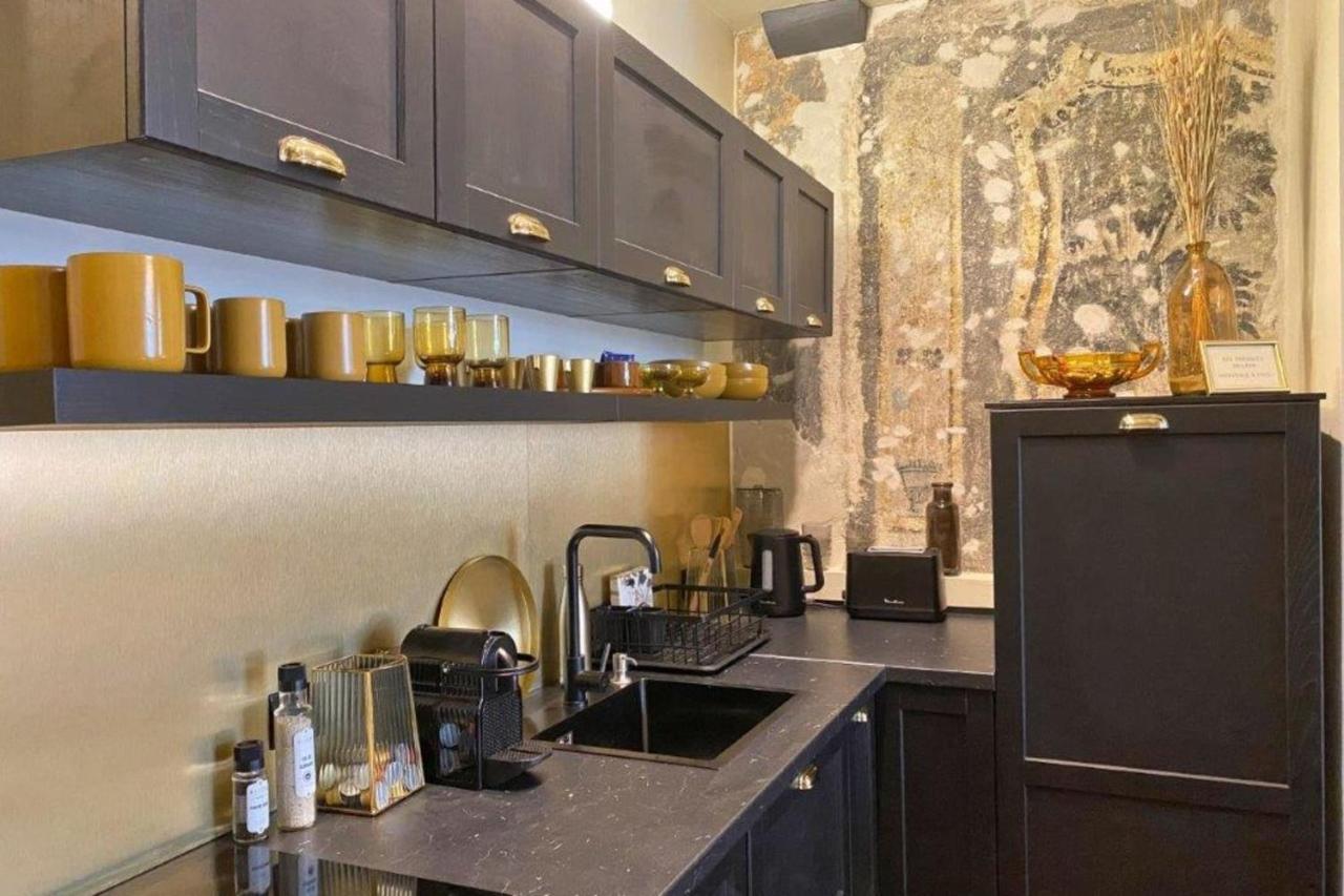 Les Fresques De Leon Apartman Tournus Kültér fotó