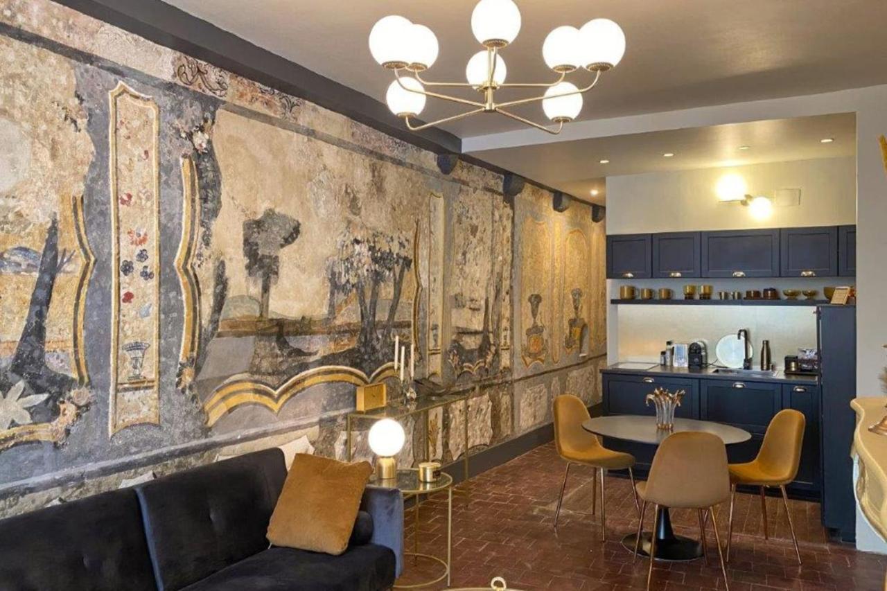 Les Fresques De Leon Apartman Tournus Kültér fotó